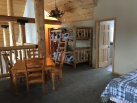 Aspen Ridge - Scenic Mountain Cabin Retreat that Borders Nat'l Forest 卡里布縣酒店