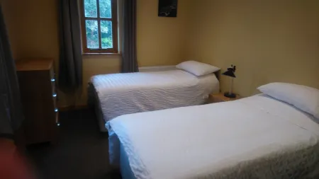 The Cart House. Tastefully converted granite farm building. Отели рядом с достопримечательностью «Penlee House Gallery & Museum»