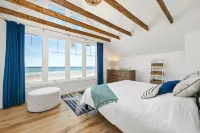 BLUE WAVE : Unique and cozy Beach House at Long Sand Beach in York!