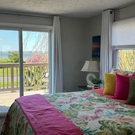 LOCATION LOCATION COVE Quiet/Private/Garden Oasis/Water SUNSETS we got a spot!