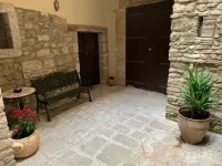 Lo Stemma: your home in the heart of the city Hotel in zona Enoteca Piaceri Divini