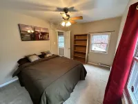 Relaxing & Rejuvenating Retreat w/Hot tub, Pool, Sauna, & Games for family+pets