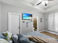 Pet friendly, beautiful mid island cottage only 3 miles from the beach!