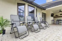 Siesta Key Serenity: Home with Heated Pool, Pond View Oasis in Heart of Sarasota