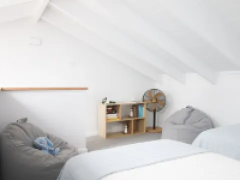 Luxurious studio, across road from ocean Hotels in Anna Bay