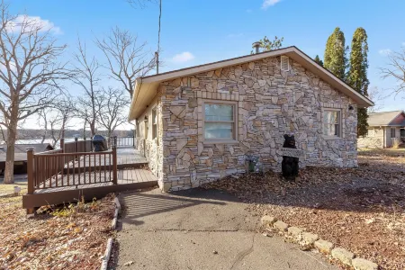 Serpent Lake Cabin • Sleeps 13 • Cuyuna Trail