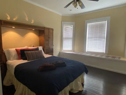 Cozy 3/2 Fort Worth Historic Home- off Magnolia Ave. Pet Friendly. Near Downtown