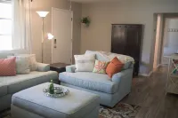 Orange Tree Cottage- Entire Cottage, Cute and Charming!