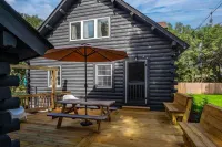 The Cabin - Unique OBX Stay, Huge Yard!