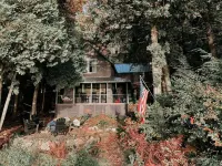Cozy Waterfront Lake Cabin - New Listing - Adirondacks - Long Lost Lodge