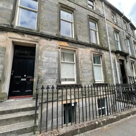 14B Howard Place, 2 Minutes from the Old Course 3 bed 2 bath basement Apartment.