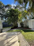 Quiet Peaceful Private house. Tranquil setting 10 minutes to the beach