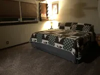 The Wilderness Romance Retreat - Cave , Luxury Hot Tub, Hiking ,420-Friendly !