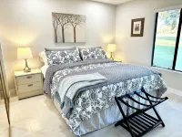 Desert Retreat with Golf course and Mountain views.  Pickle Ball, Tennis, Pools!