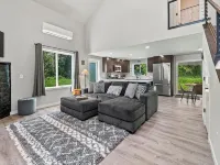 Cabin at Rainier: New-AC-WiFi-Lg. Yard Hotels in Ashford