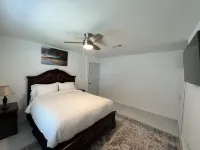 Lake House With Private Pickleball Ct + Game Room At The Beautiful Cooley Point