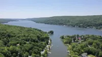 Entire 1 Bedroom Apartment in Lovely Family Vacation Lake House. Pets welcome!