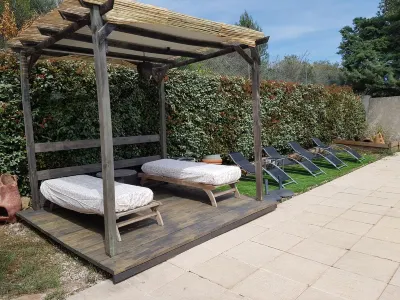 Maisonnette la Charline Direct sur Piscine et Proche de la mer Hotel dekat Boulodrome Jules Lenoir