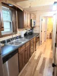 Cozy cabin with hot tub and fire pit in the heart of hocking hills