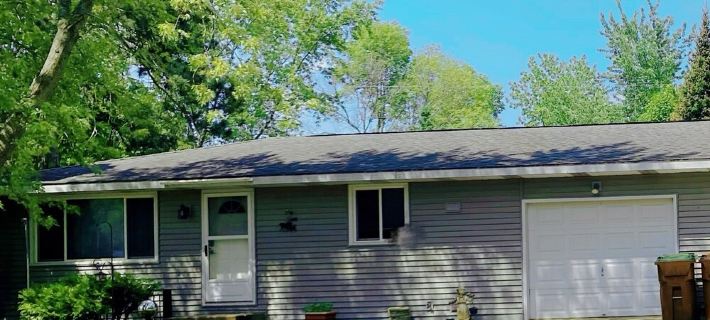 Express Gateway in Stevens Point with fully enclosed fence for backyard! Hotel di Stevens Point
