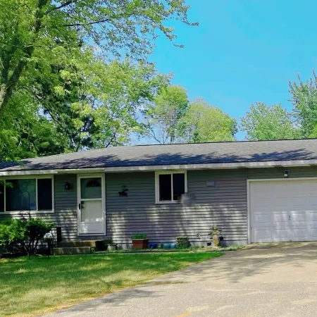 Express Gateway in Stevens Point with fully enclosed fence for backyard!