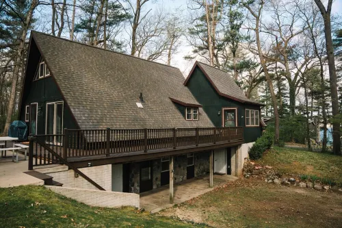 A-Frame near Chicago, Notre Dame, Shipshewana, Pet friendly, Shared Hottub.