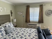 Cozy Condo Steps from the Gulf. Private, quiet but minutes from everything.