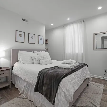 Cozy Pinehurst 2BR Apartment w/3 Beds • Across from Pinehurst #6 • Firepit