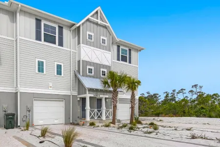 New Townhome with Private Beach Club