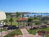 Bayberry Breeze: 3B/2B Pet Friendly Private Pool Home Hotels in Rockledge