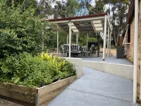 Old Barossa Valley Inn & Bakery-Entire Main HouseWalk to”Gather Round Hotels near Kies Family Wines - Cellar Door Barossa Valley