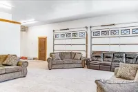 Beautiful home located in the heart of Garden City.