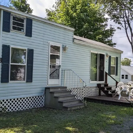 Park unit #3 for rent by Silver Lake NY