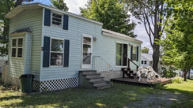 Park unit #3 for rent by Silver Lake NY