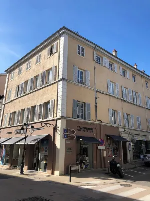Appartement Centre de Trévoux فنادق في Trevoux