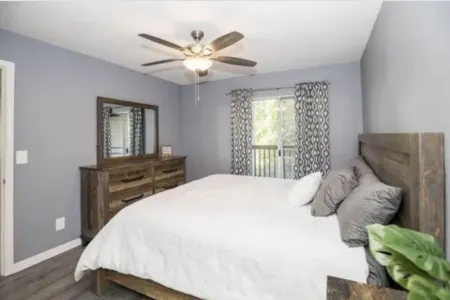 Condo on Table Rock Lake, Ozark Mountain views! 1 mile from Silver Dollar City