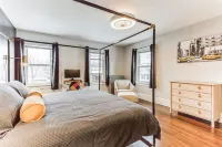 Family Friendly Fun + Easy Walk to Main Street Center Hotels near Pete and Toshi Seeger Riverfront Park