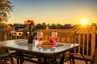 ROSELAWN RETREAT: Firepit, Gameroom, Views! Huge Gorgeous home 5 mins to the Ark - 4-Star