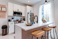 Colorful modern suite near Blue Ridge Parkway and Biltmore Hotels in Royal Pines