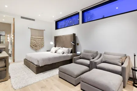 14MM Aspen 5BR New Construction Residence in Town by Aspen Vacation Rentals® Отели рядом с достопримечательностью «Aspen Highlands»