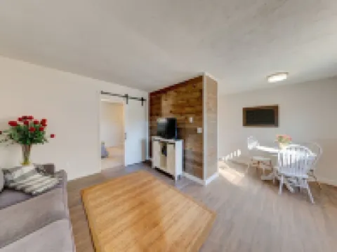 Welcome to Everett Darling Couples Getaway