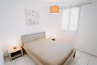 Lac Esparron de Verdon Villa with stunning views and private access to the lake