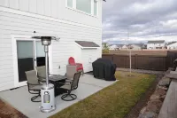 New house in Redmond, 15 minutes to Airport and Smith Rock
