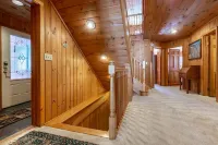 Luxury 8BR Ski In/Out Okemo Chalet on Sachem Trail Sleeps 22 Adults