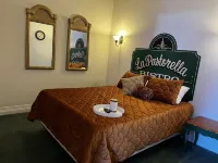 Brickhaven Loft on Historic Main Street - walk to Spring River, State Park, more Hotels in Mammoth Spring