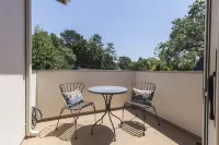 Centrally located Craftsman home - 4 ดาว