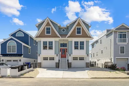 Spacious Bayfront Home with Pool