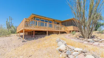 The heart of the desert with amazing views and hiking trails right outside!