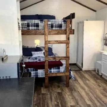 Rushmore Ranch Guest Cabin