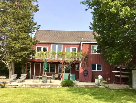 Perfect for Family Holidays, Light, Spacious, Water-Views That Inspired Pollack!